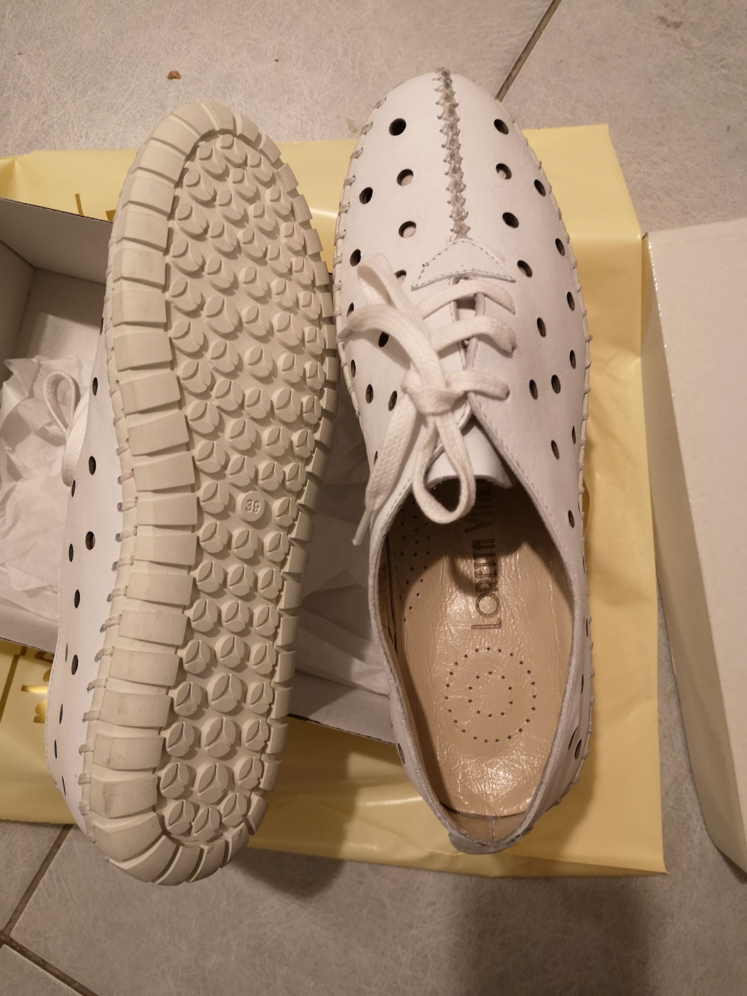 Nowe skórzane buty białe r. 39