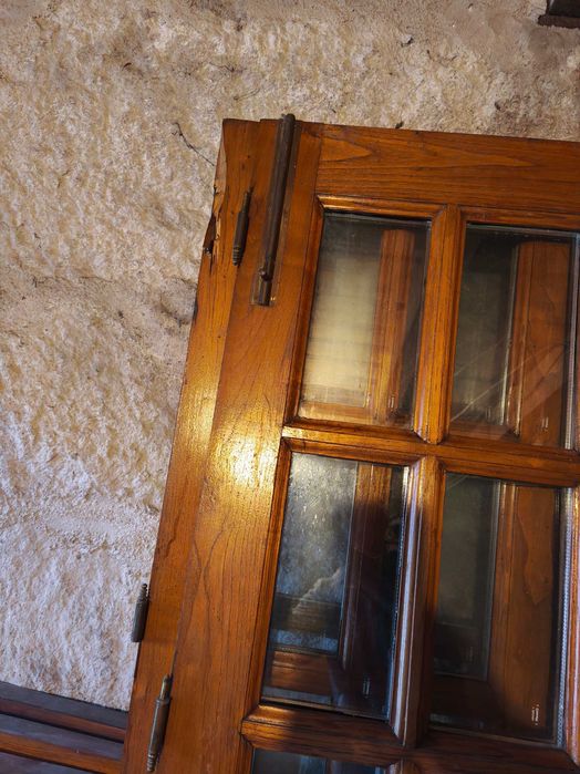 Janelas interior em madeira