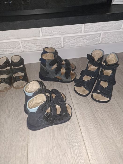 Ортопедичні сандалі