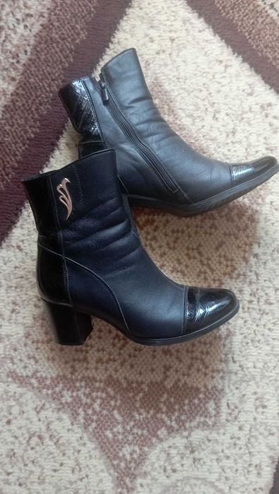 Чоботи осінньо-весняні