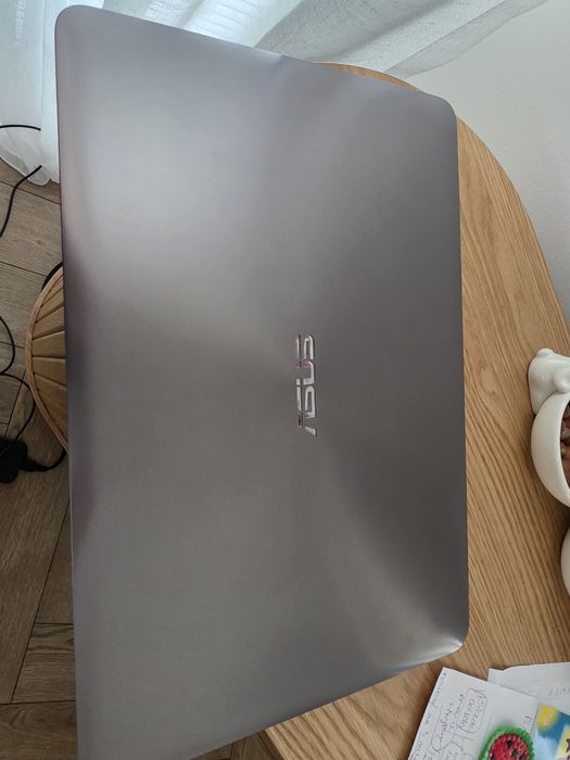 Laptop Asus intel i7 Windows 11