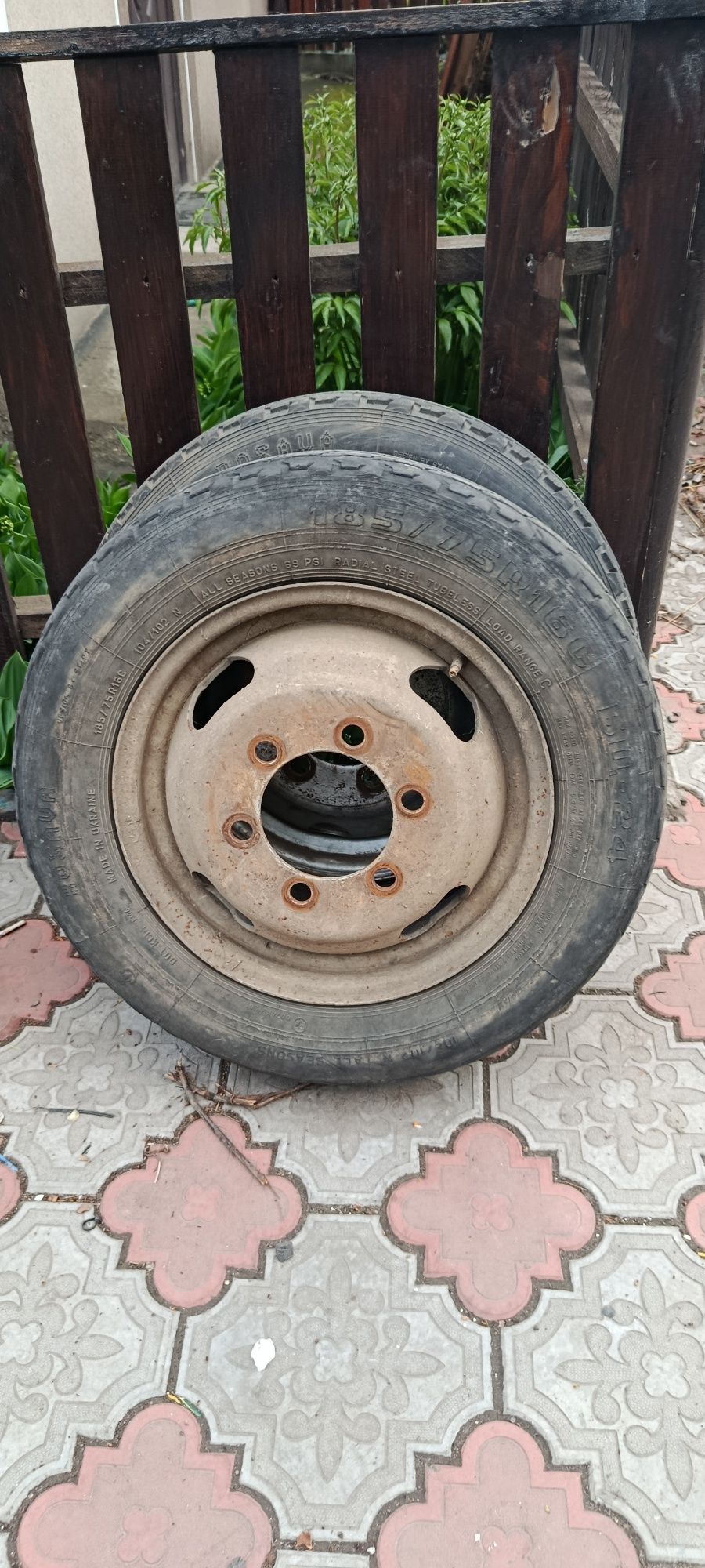 Продам два колеса на газель. 185/75/16с.