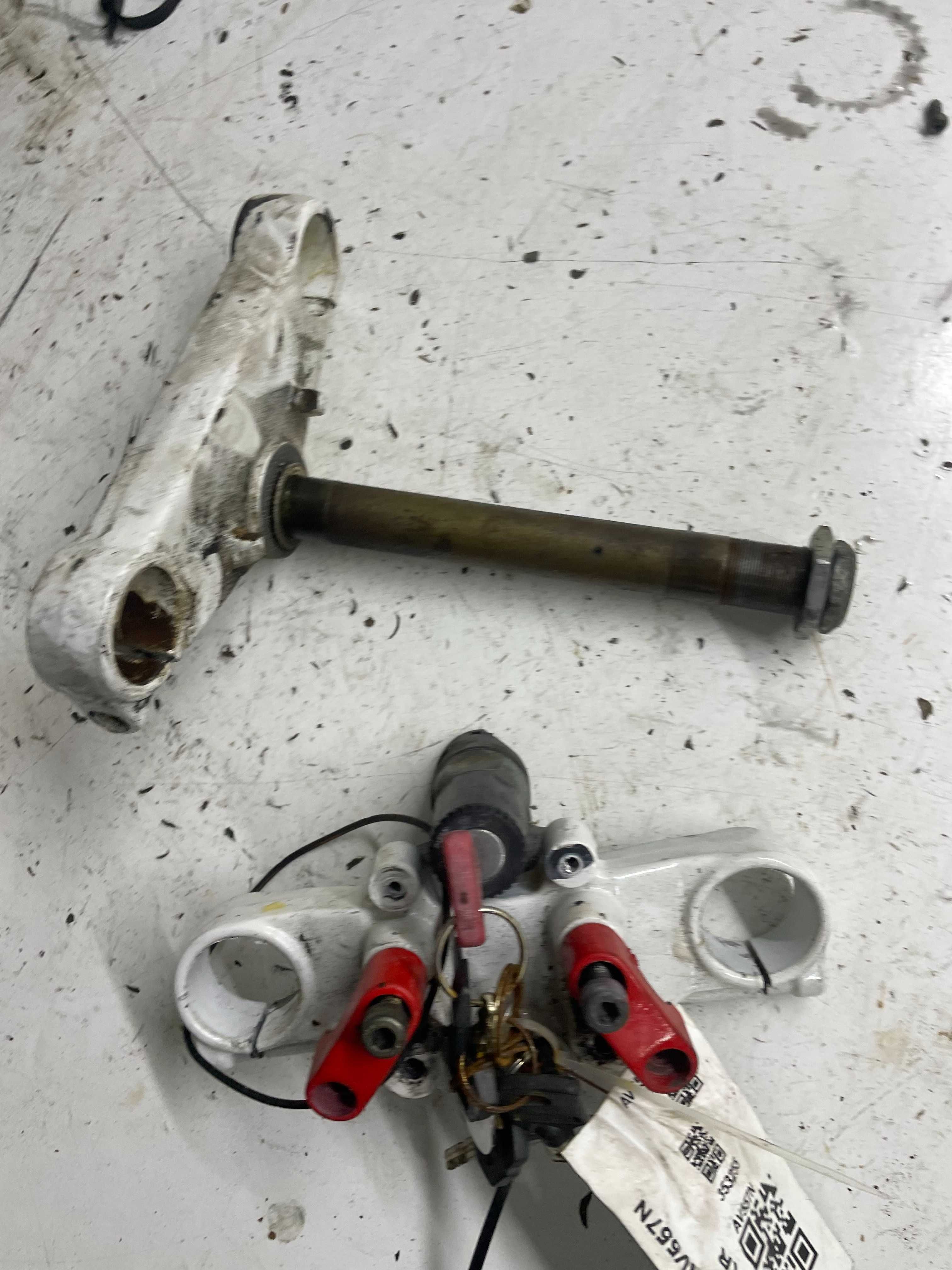 Derbi senda sm xtreme xr 50 półki zawieszenia sztyca stacyjka