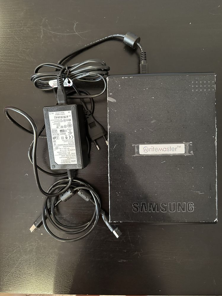 Samsung External DVD Writer Model SE-S164 - Usado como Novo!