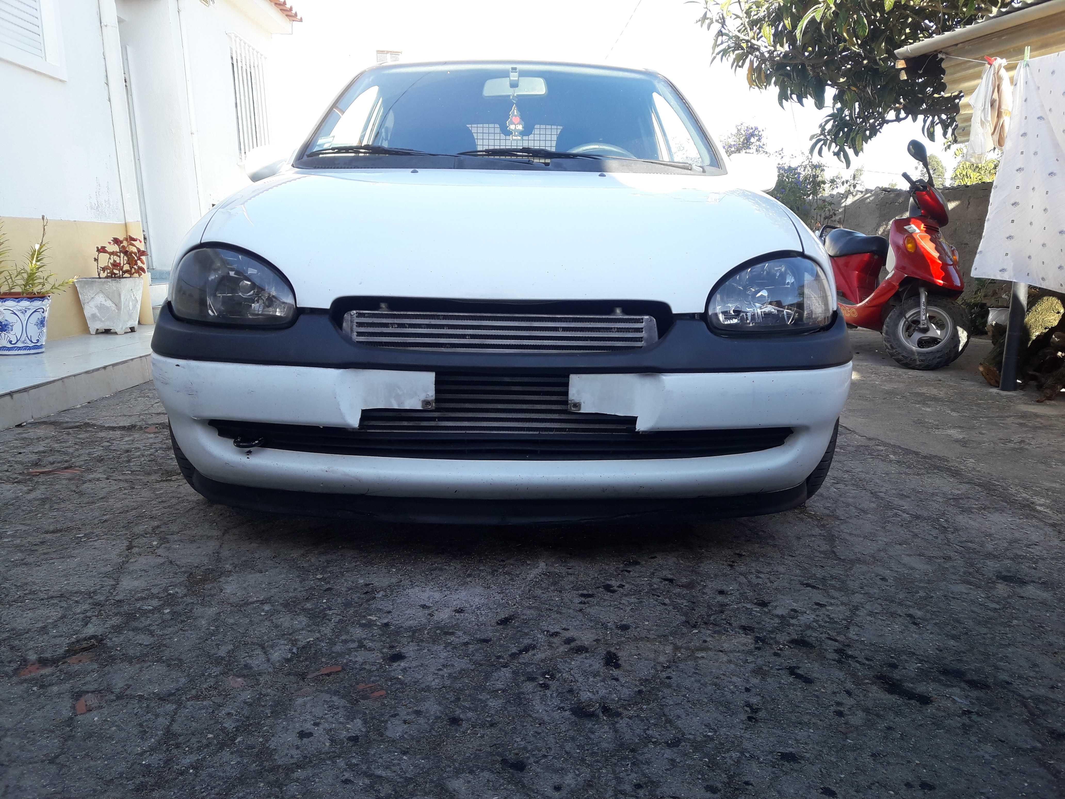 VENDO Corsa b 1.7 td