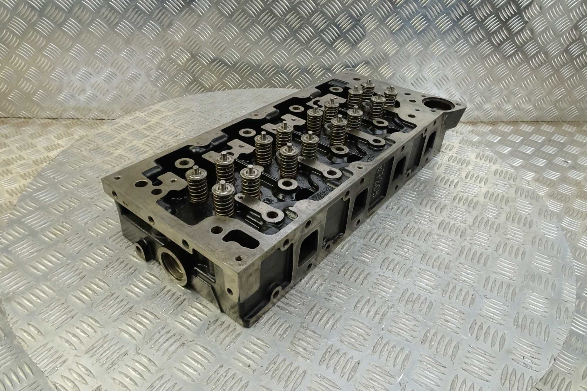 Głowica do silnika JCB 448TCAE. Cylinder head JCB