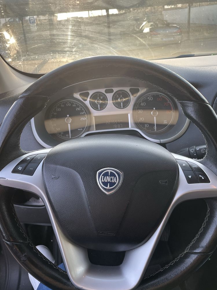 Lancia Delta 1.4 gasolina t-jet