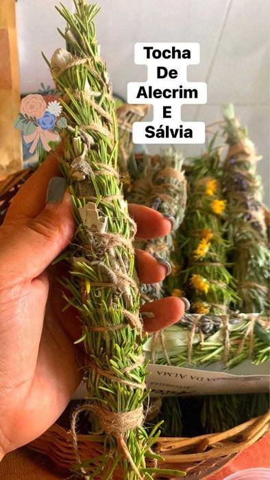 Vassoura e Tochas Artesanais com Ervas