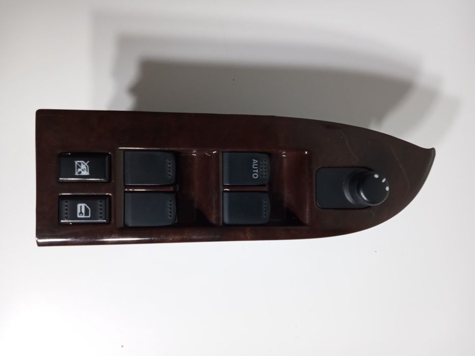 Suzuki Grand Vitara 2 Panel Sterowania Szyb 64J20-3215T