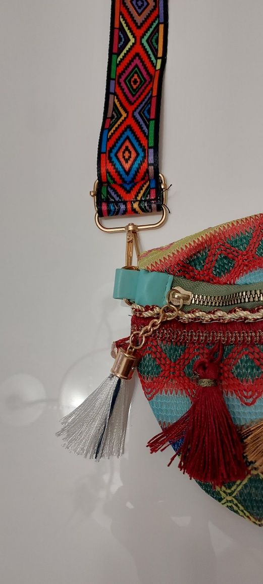 Modna torebka boho z frędzlami