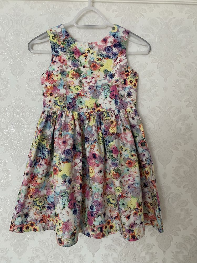 H&M sukienka kwiatuszki  9-10 lat Nowa
