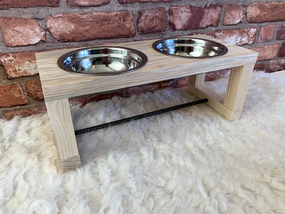 Drewniany bufet na miski dla psa Marvel