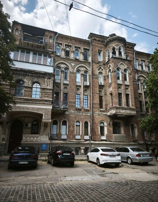 Центр города! Продам мини-отель 190 кв.м. на 5 действующих номеров