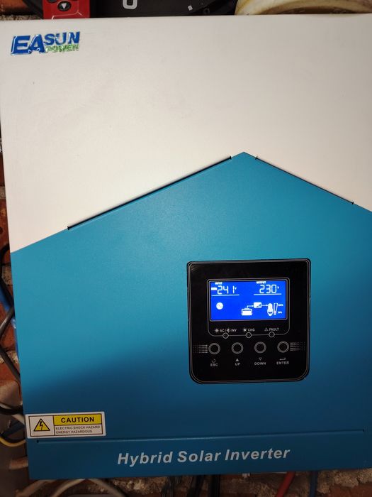 Solar inwenter hybrydowy EA SUN