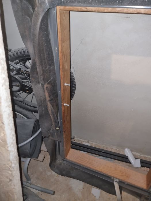 Wyłaz dachowy używany