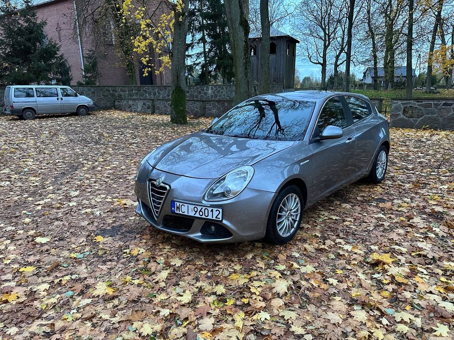 Alfa Romeo Giulietta Sprzedam Alfa Romeo Giulietta – Zadbana – Szary metalik