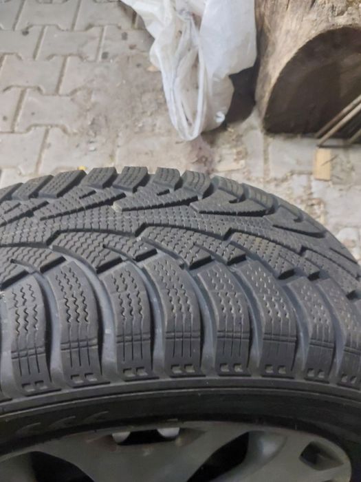 Opony zimowe 4szt.  Rovelo 215/55 R16