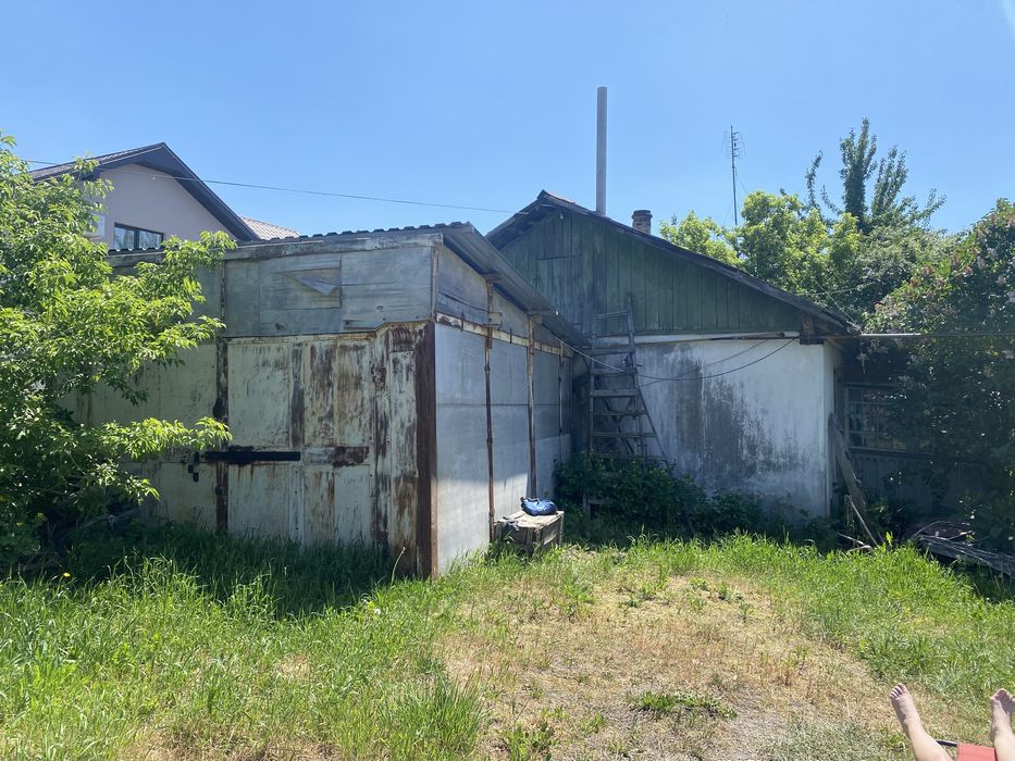 Продам земельну ділянку майже в центрі міста