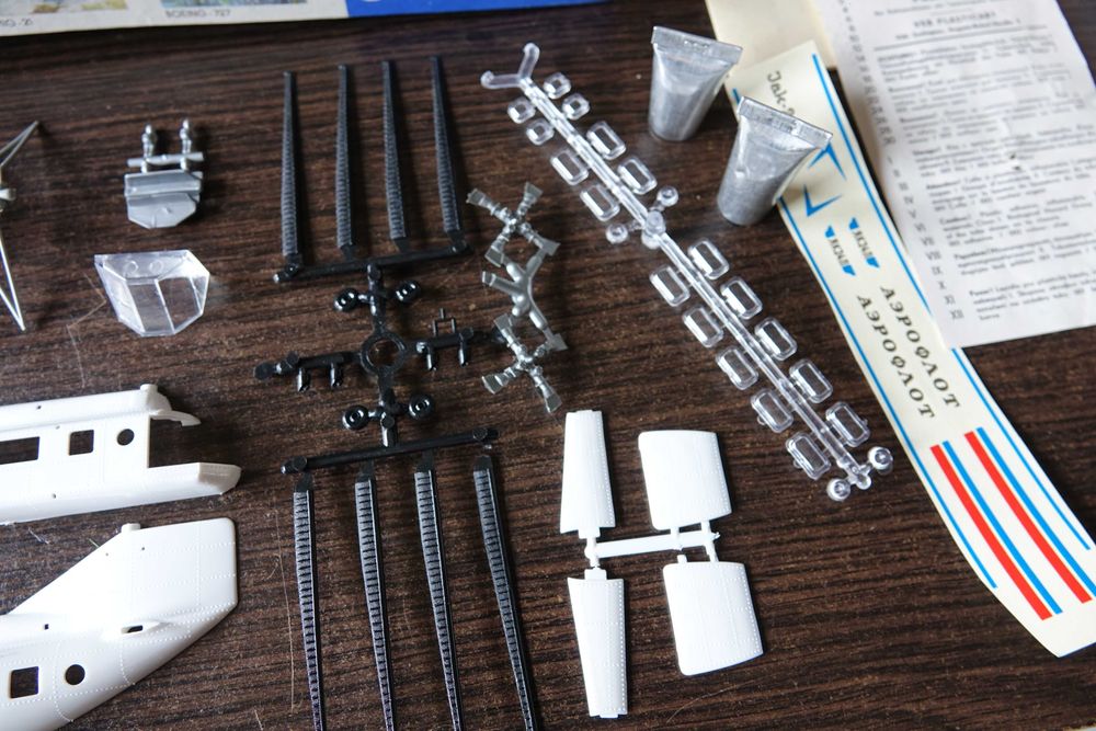 Samolot do sklejania JAK 24