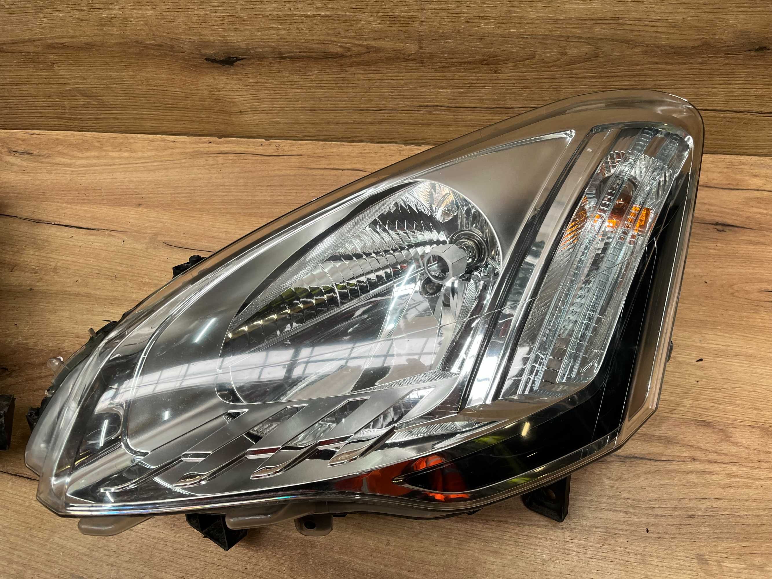 Lampa/reflektor przedni lewy prawy Citroen Berlingo II lift