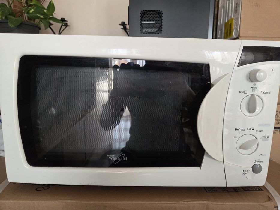 Vendo microondas Whirlpool 900W 20L