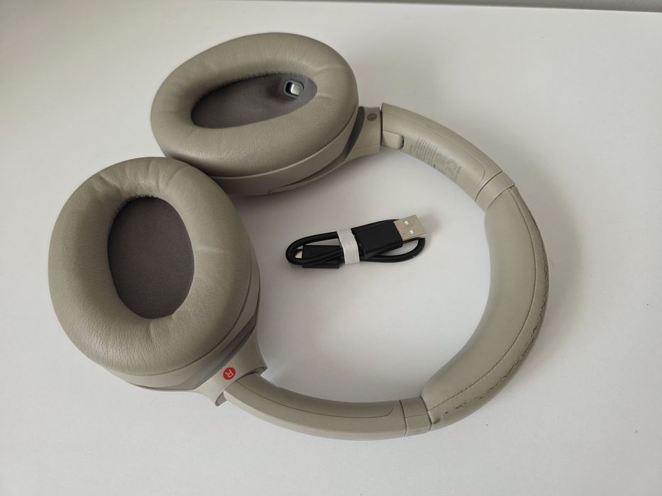 Бездротові навушники Sony WH-1000XM4 – топова якість звуку та ANC