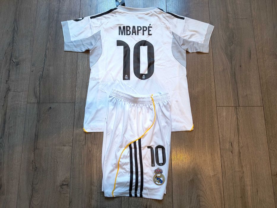 Strój dziecięcy Real Madryt 2025/26 Mbappe 10 r. na 125-135 cm