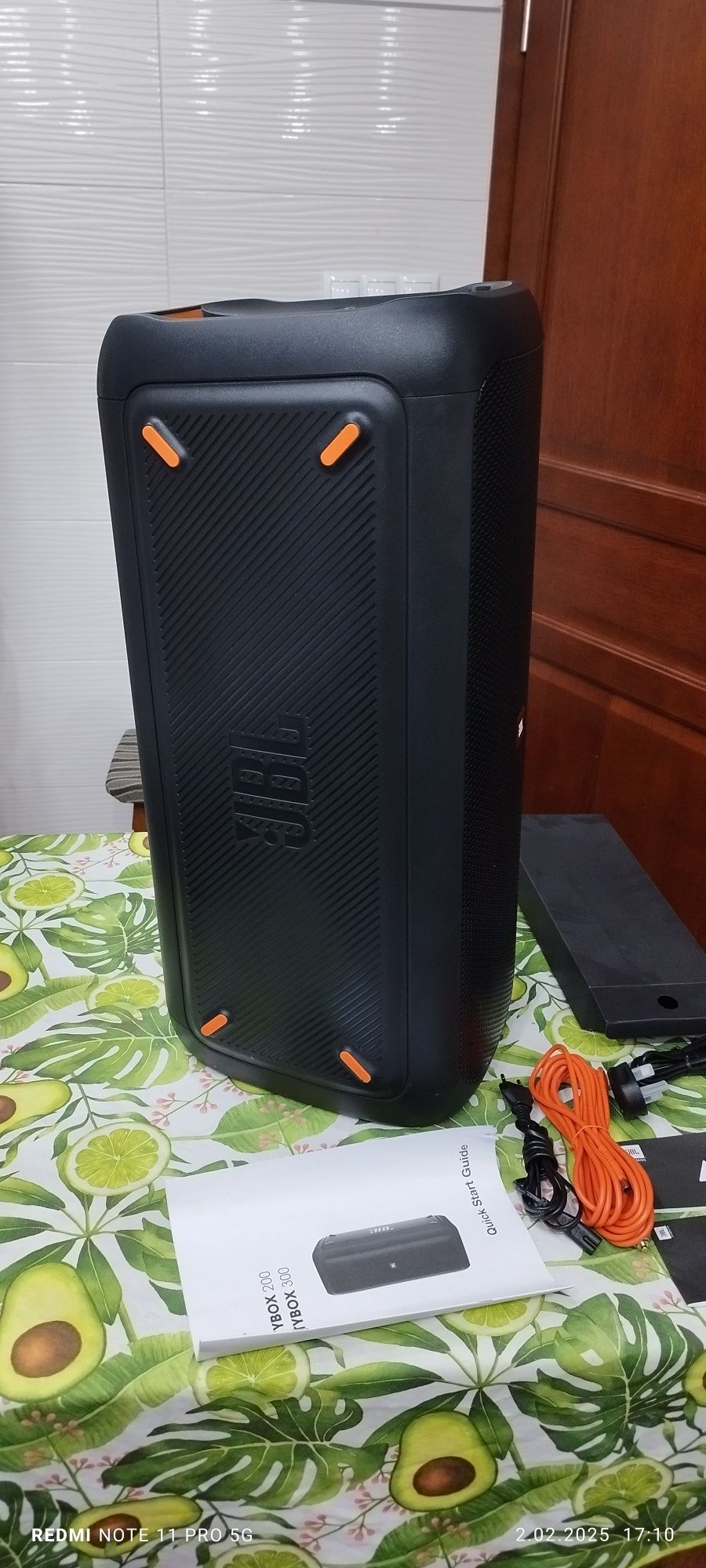 Jbl Partybox 200.