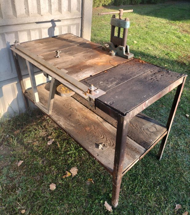 Stół garażowy masywny