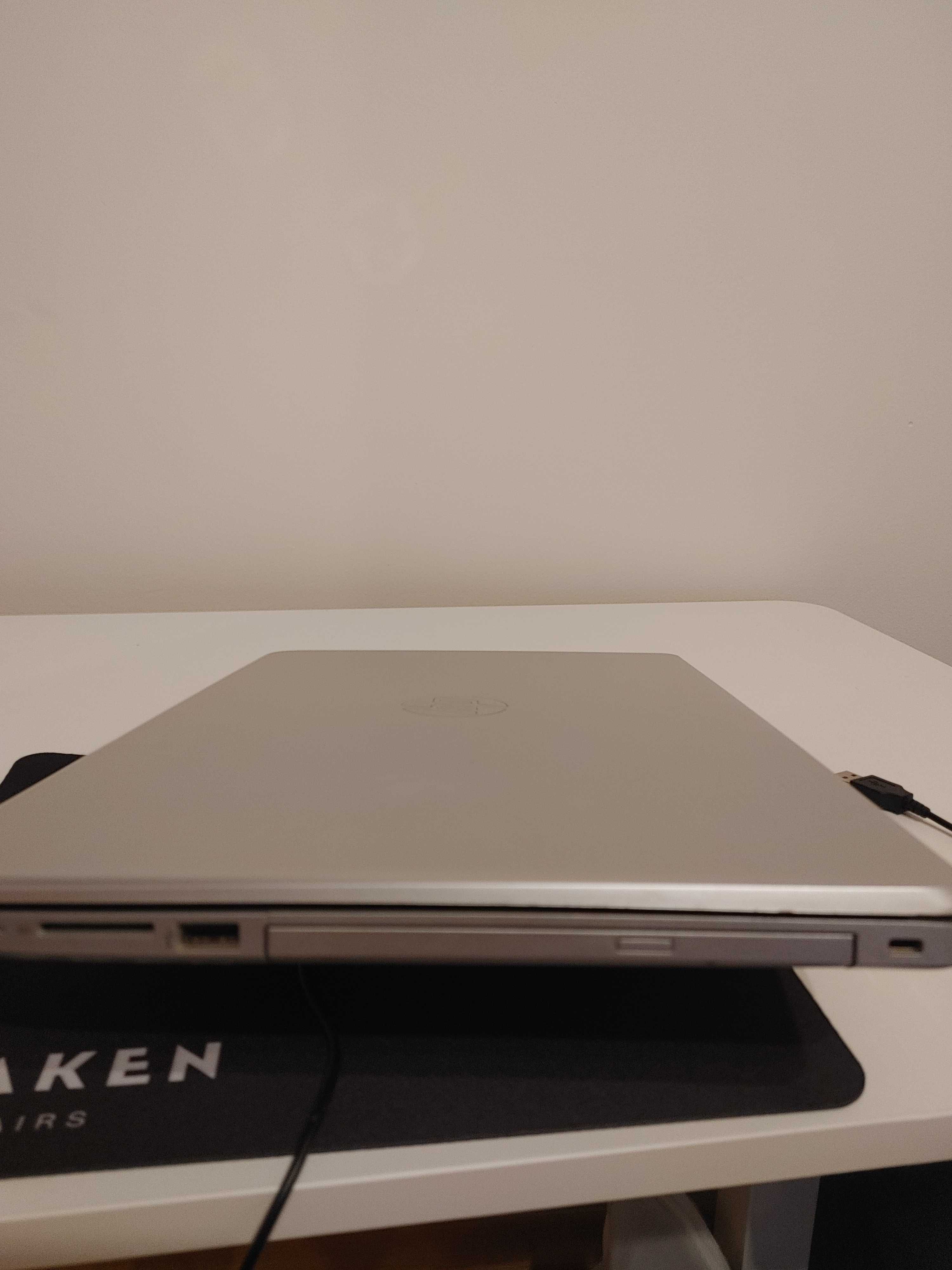 Laptop HP -15-bs070wm 15cali ekran dotykowy 12 Gb pamięci Dysk SSD 500