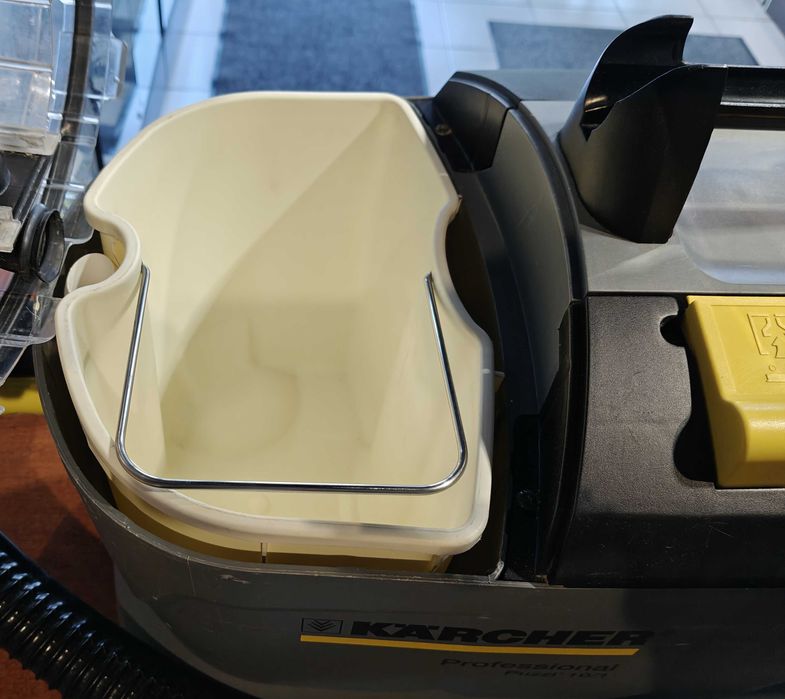 Odkurzacz piorący Kärcher Professional Puzzi 10/1 z dyszą do tapicerki