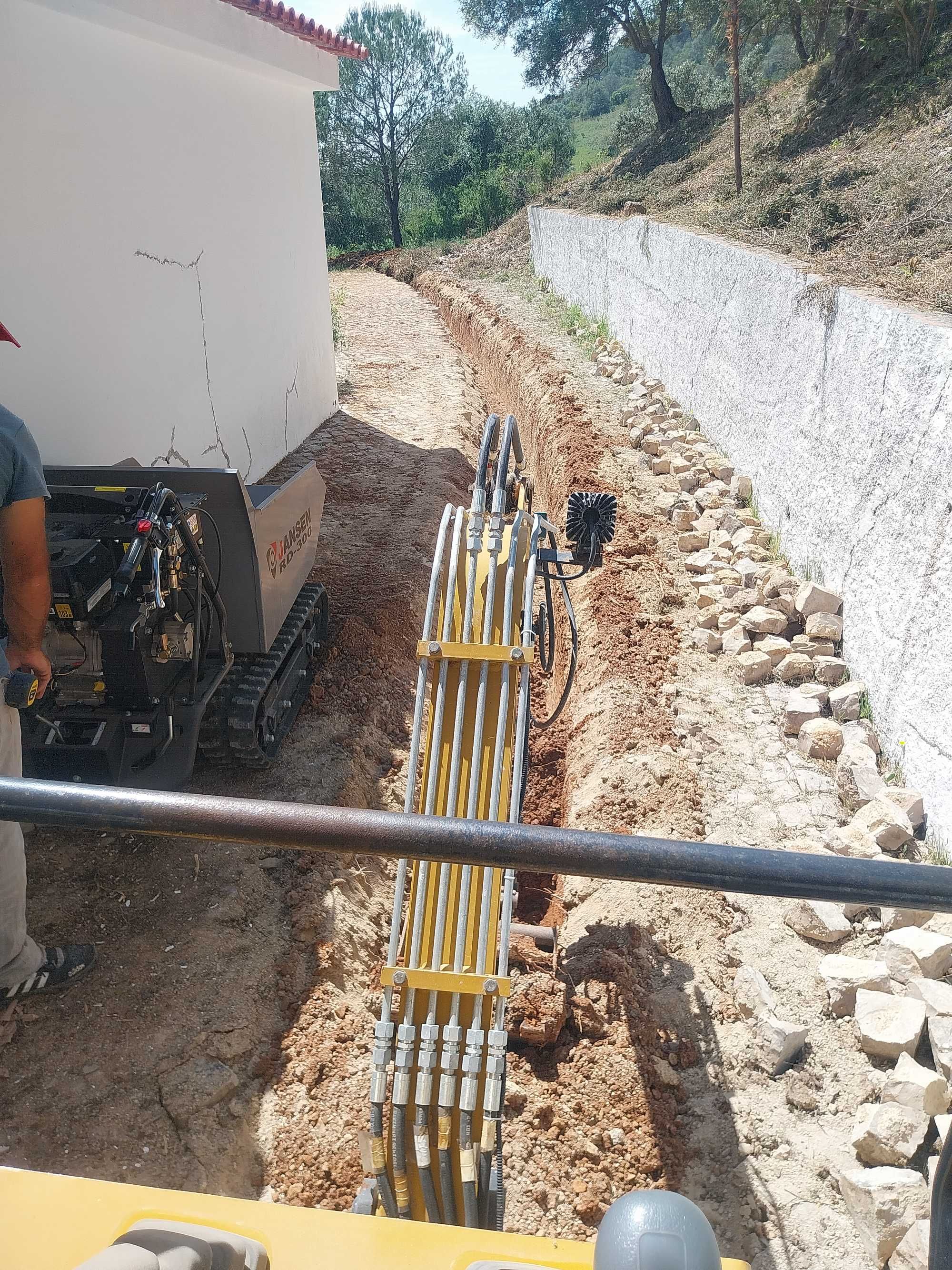 Demolições e escavação , terraplanagem  limpeza de terreno