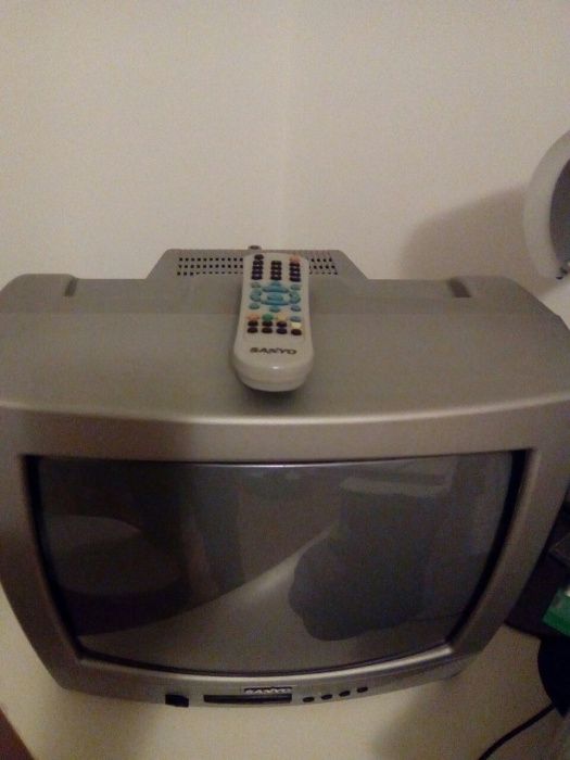 Urgente-Tv sanyo e dvd