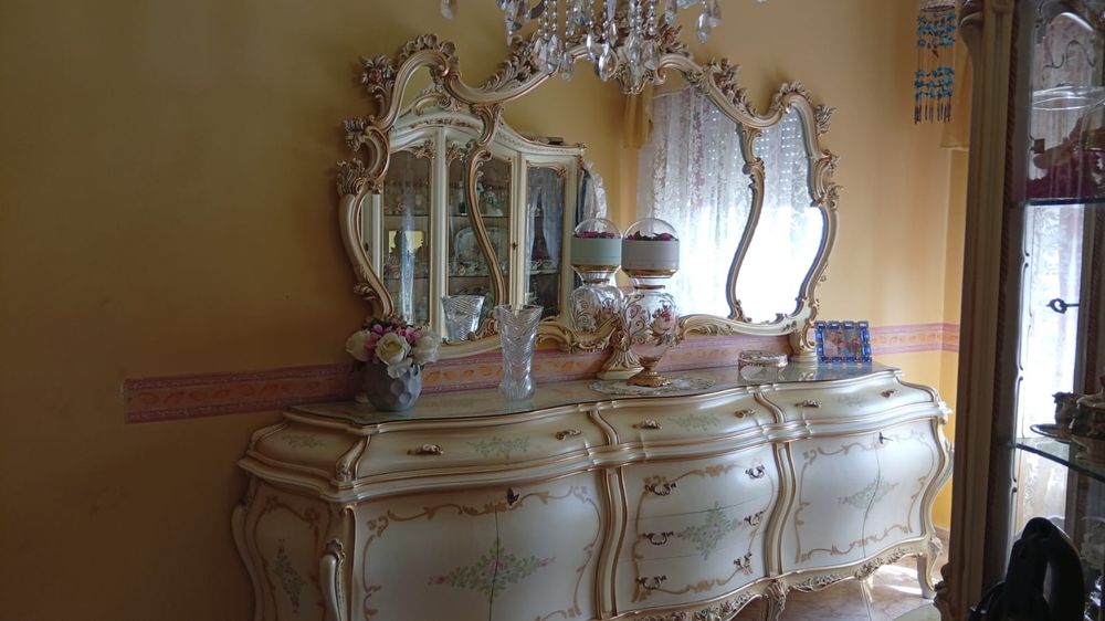 Ekskluzywny zestaw włoskich mebli jadalnia