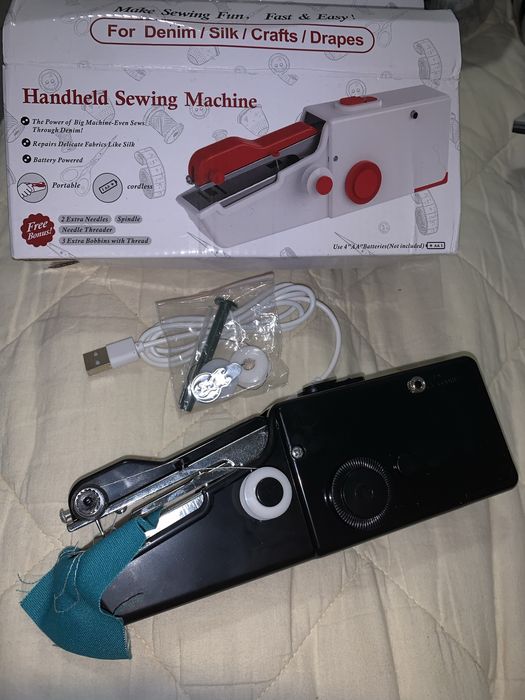 Mini máquina de costura a mão