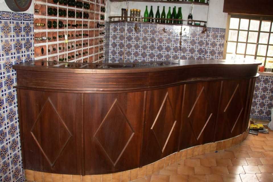 BAR de madeira com PIA