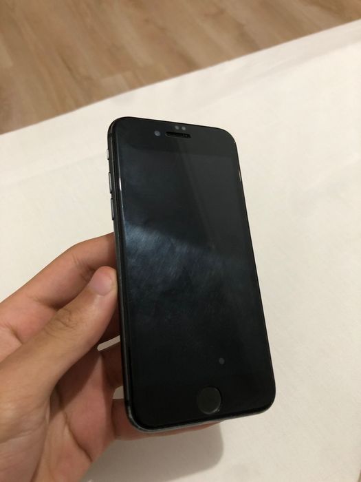 iPhone 8 (lcd estragado)