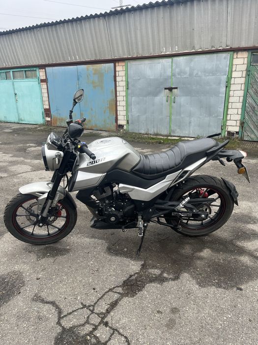 Продам мотоцикл Spark 200 r