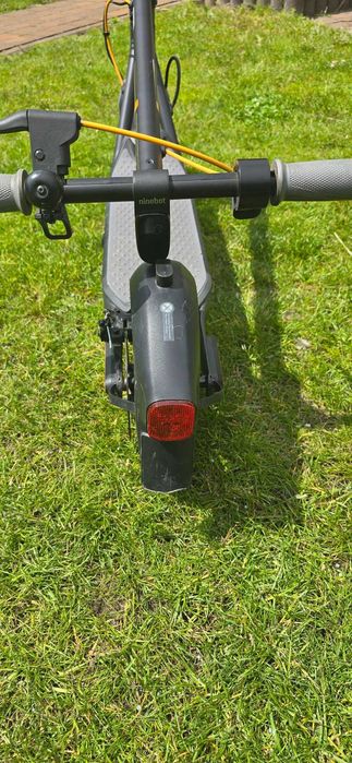 Hulajnoga elektryczna Ninebot f30d używana 300w 22km/h 36v zasięg 30km