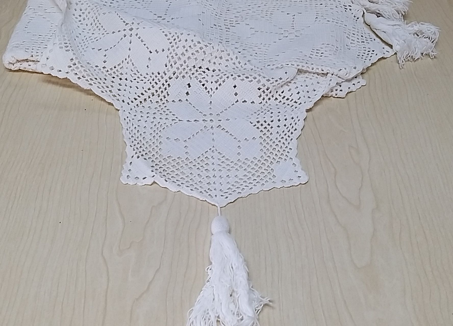 Toalha de mesa em renda.