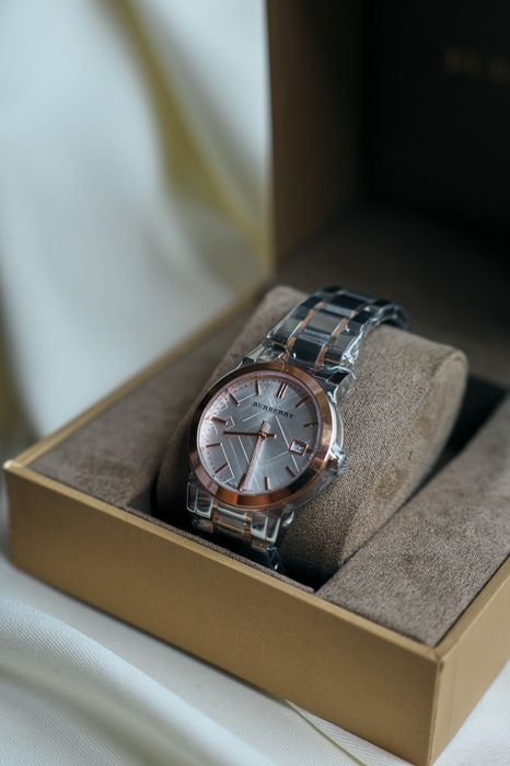 Годинник Burberry