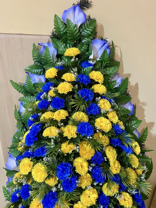 Вінок ритуальний жовто-блакитний великий штучний