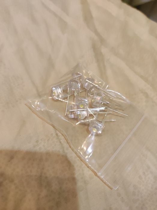 Диоды  3v большие