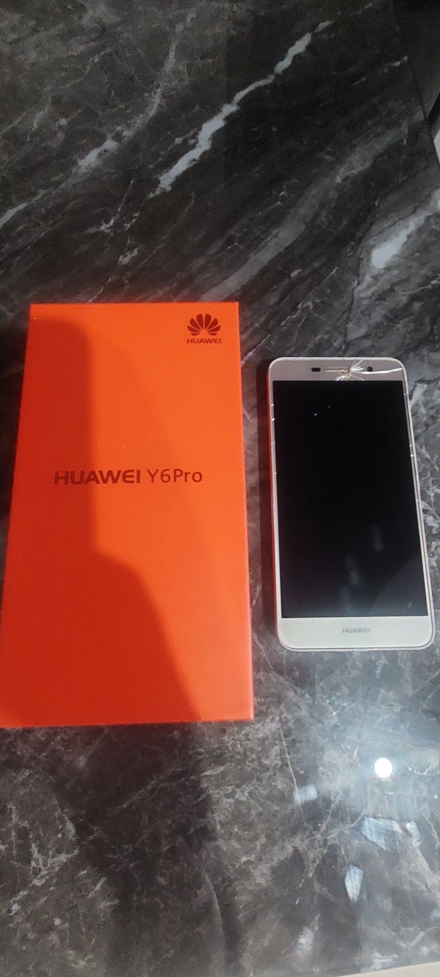 Телефон  Huawei Y6 pro