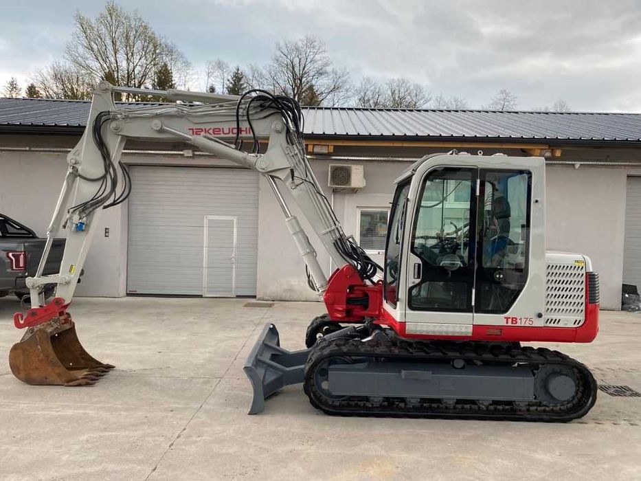 Wypożyczalnia sprzętu budowlanego- Koparki,ładowarki,wozidła,rębaki...