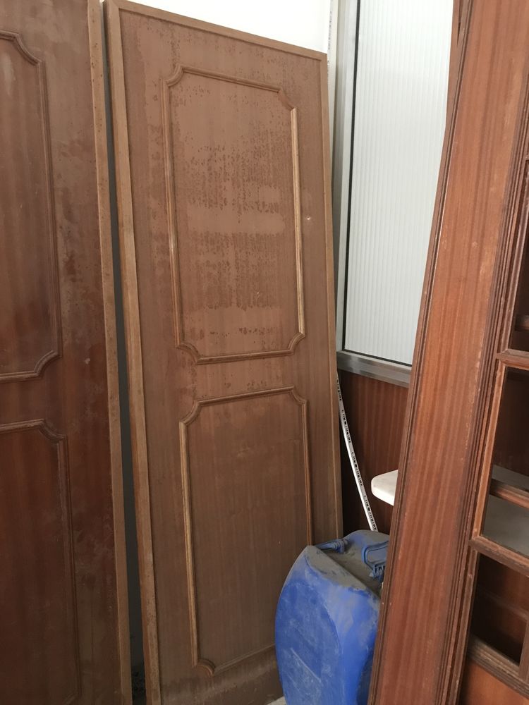 Portas madeiras aros e guarnições,