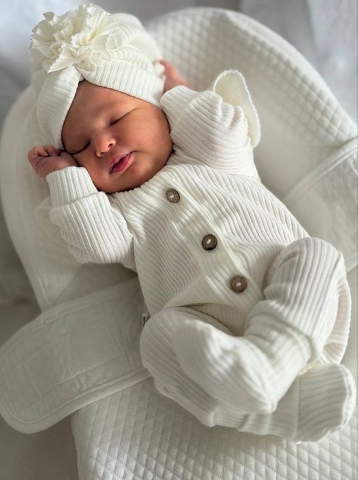 Набір на виписку, набір на хрещення для дівчинки