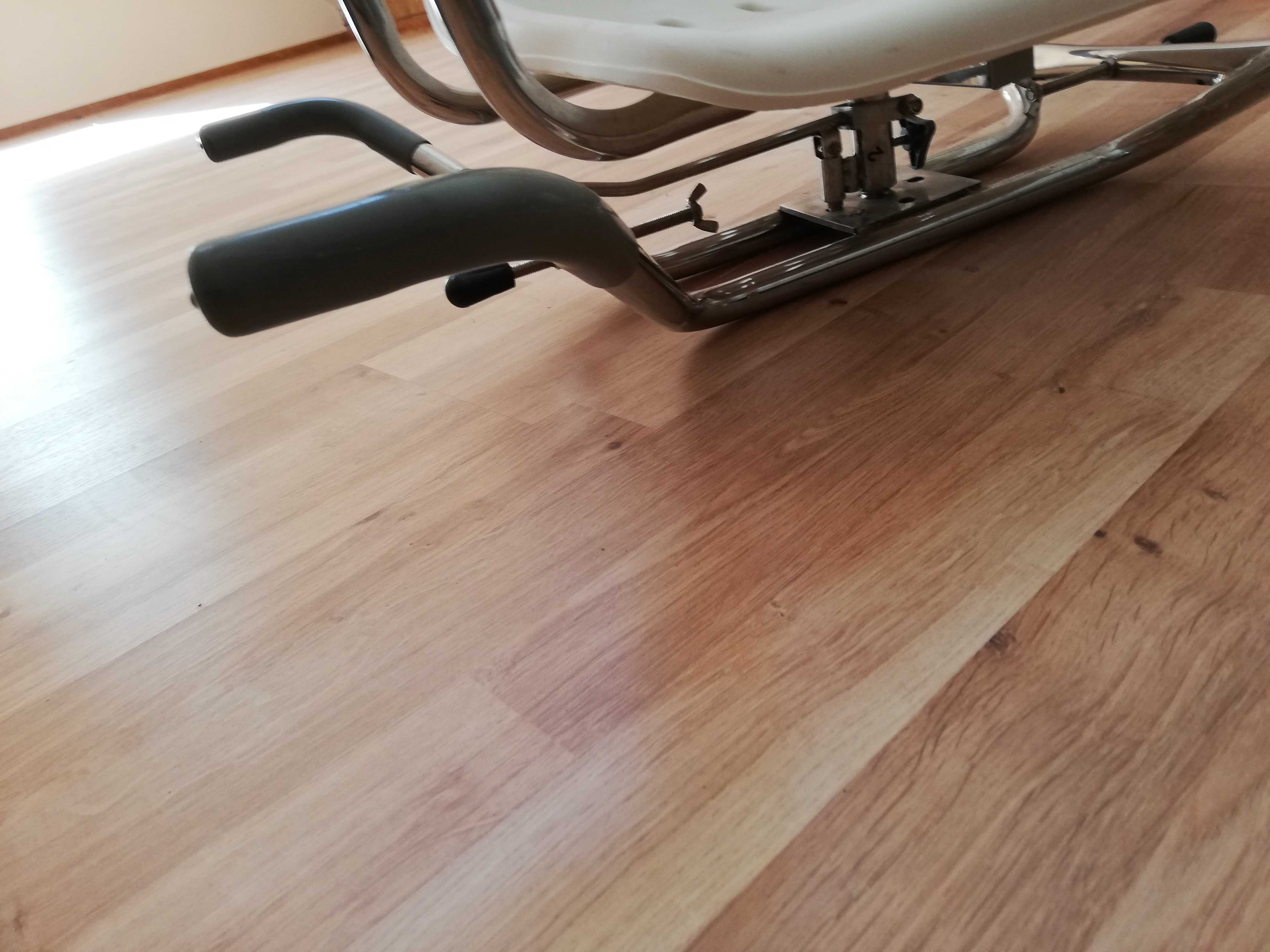 Krzesło, Ławka obrotowa na wannę