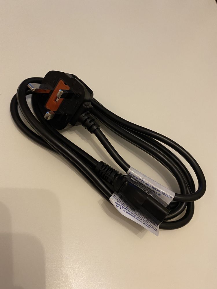 Kabel przewód zasilający wtyk angielski wtyczka angielska UK PC nowy