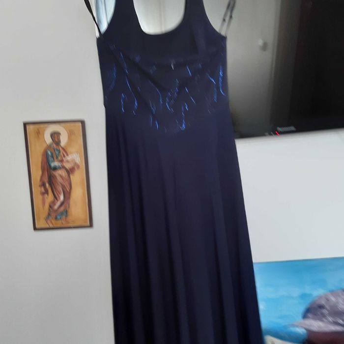 Granatowa elegancka wyjściowa sukienka